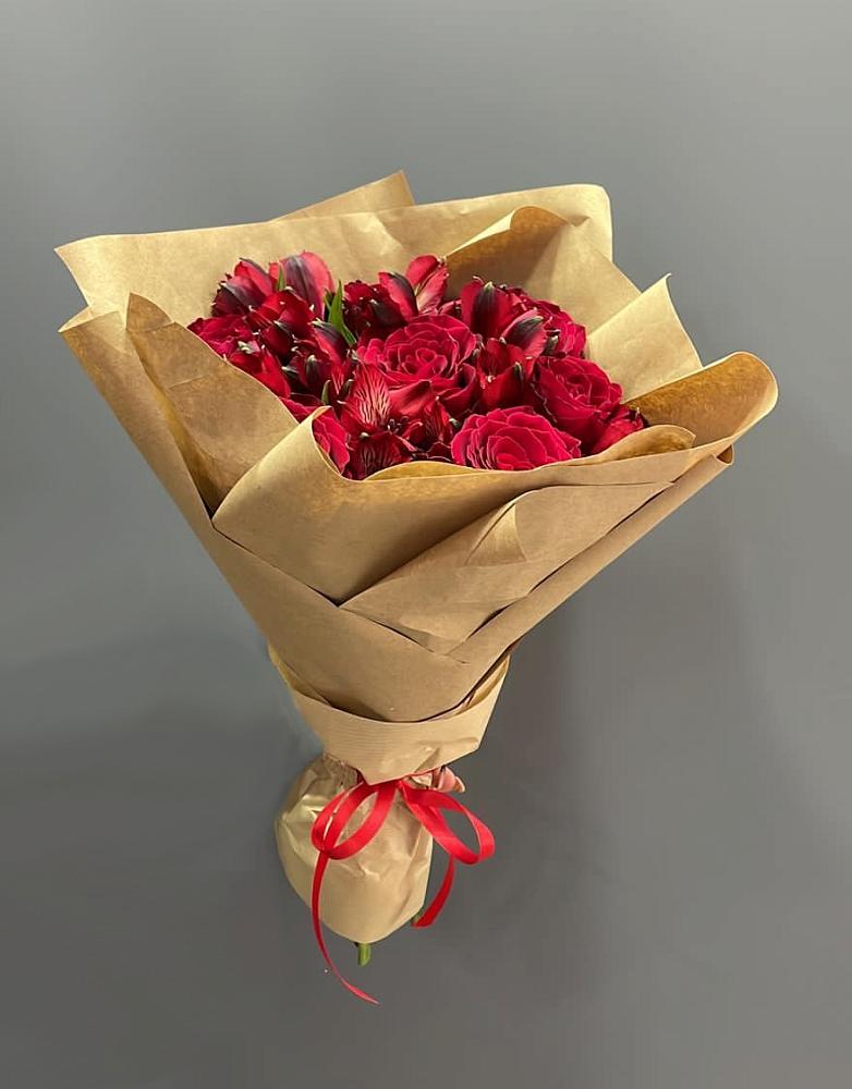 Букет цветов из: Альстромерии и Розы в Покрово-Пригородном