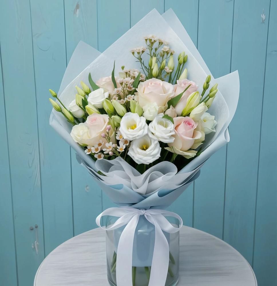 Букет цветов из: Розы и Лизиантусы в Покрово-Пригородном