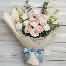 Букет цветов из:  Лизиантусы в Покрово-Пригородном