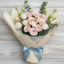 Букет цветов из:  Лизиантусы в Покрово-Пригородном