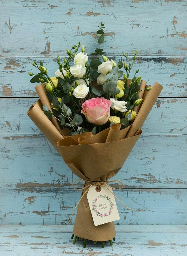 Букет цветов из: Розы и Лизиантусы в Покрово-Пригородном