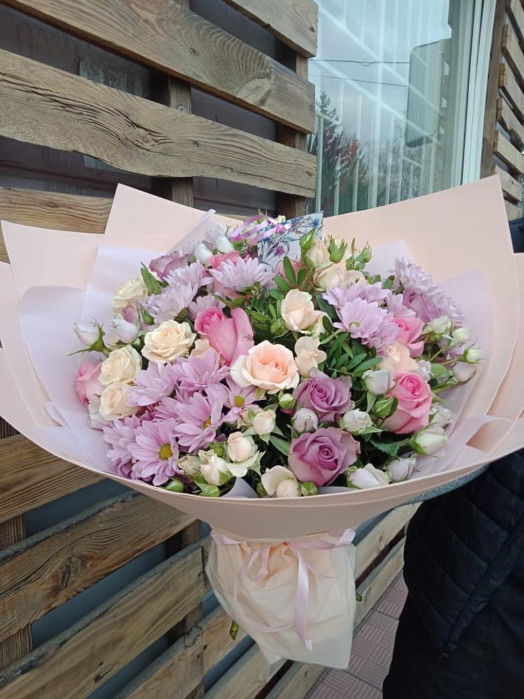 Букет цветов из: Розы и Хризантемы в Покрово-Пригородном