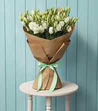 Букет цветов из:  Лизиантусы в Покрово-Пригородном