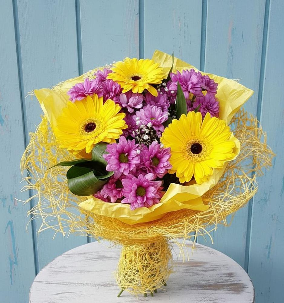 Букет цветов из: Хризантемы и Герберы в Покрово-Пригородном