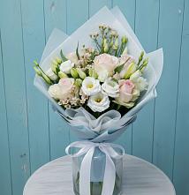 Букет цветов из:  Розы и Лизиантусы в Покрово-Пригородном