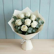 Букет Белые розы в Эвкалипте в Покрово-Пригородном