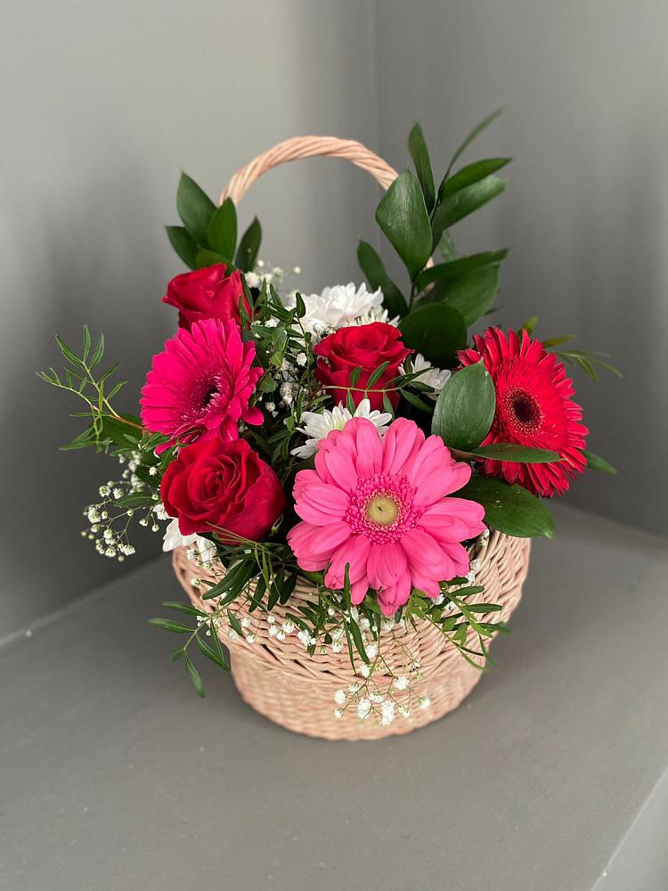 Цветочная композиция из Розы, Хризантемы и Герберы в корзине в Покрово-Пригородном