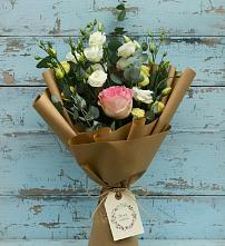 Букет цветов из:  Розы и Лизиантусы в Покрово-Пригородном