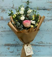 Букет цветов из:  Розы и Лизиантусы в Покрово-Пригородном