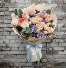Букет цветов из:  Розы, Лизиантусы и Гвоздики в Покрово-Пригородном