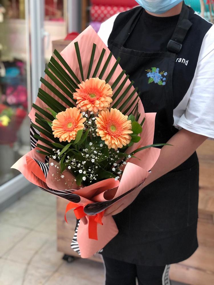 Букет цветов из: Герберы в Покрово-Пригородном