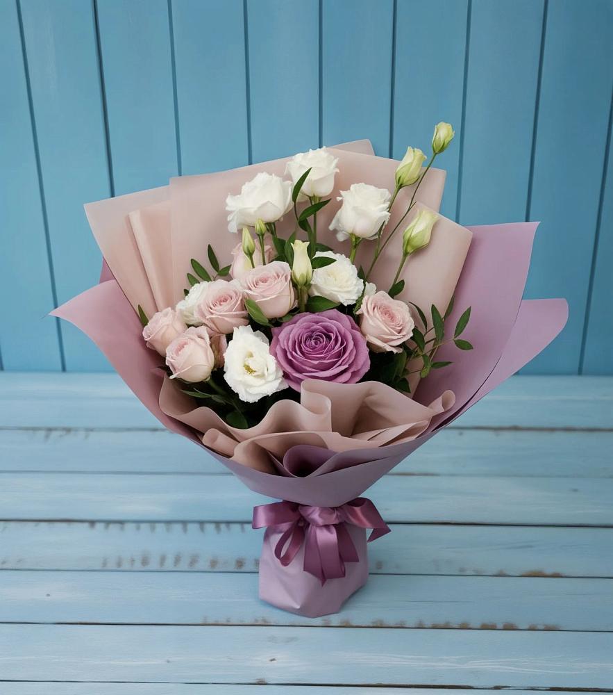 Букет цветов из: Розы и Лизиантусы в Покрово-Пригородном