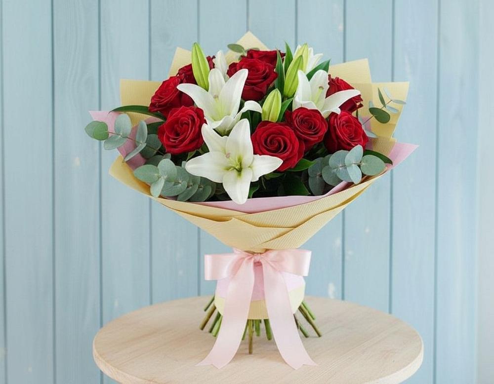 Букет цветов из: Лилии и Розы в Покрово-Пригородном